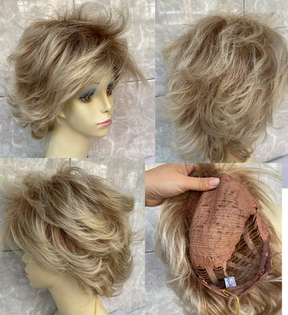 Short Wavy Synthetic Hair Wigs With Razor-Cut bangs Texture-Rich Layeres